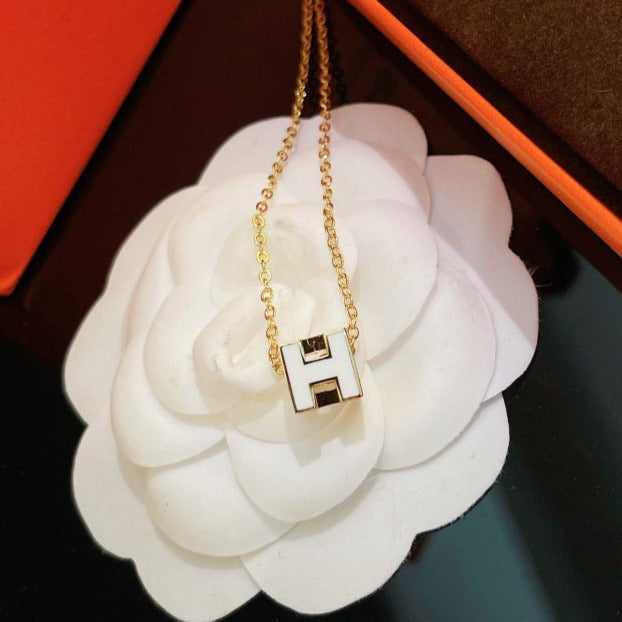 ¡®Lumi¡¯H WHITE SQUARE GOLD NECKLACE