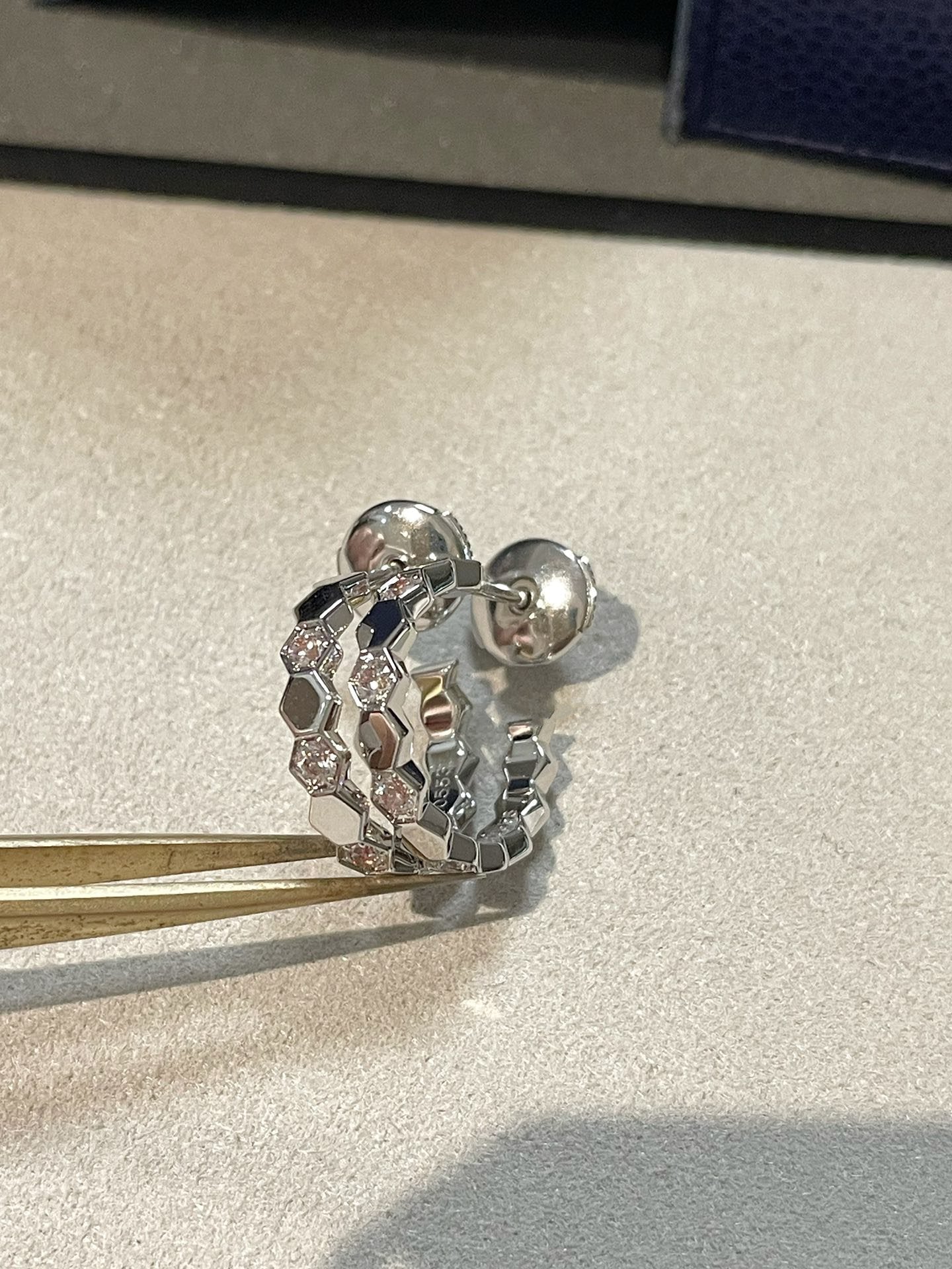 ¡®Lumi¡¯BEE LOVE Earrings Silver