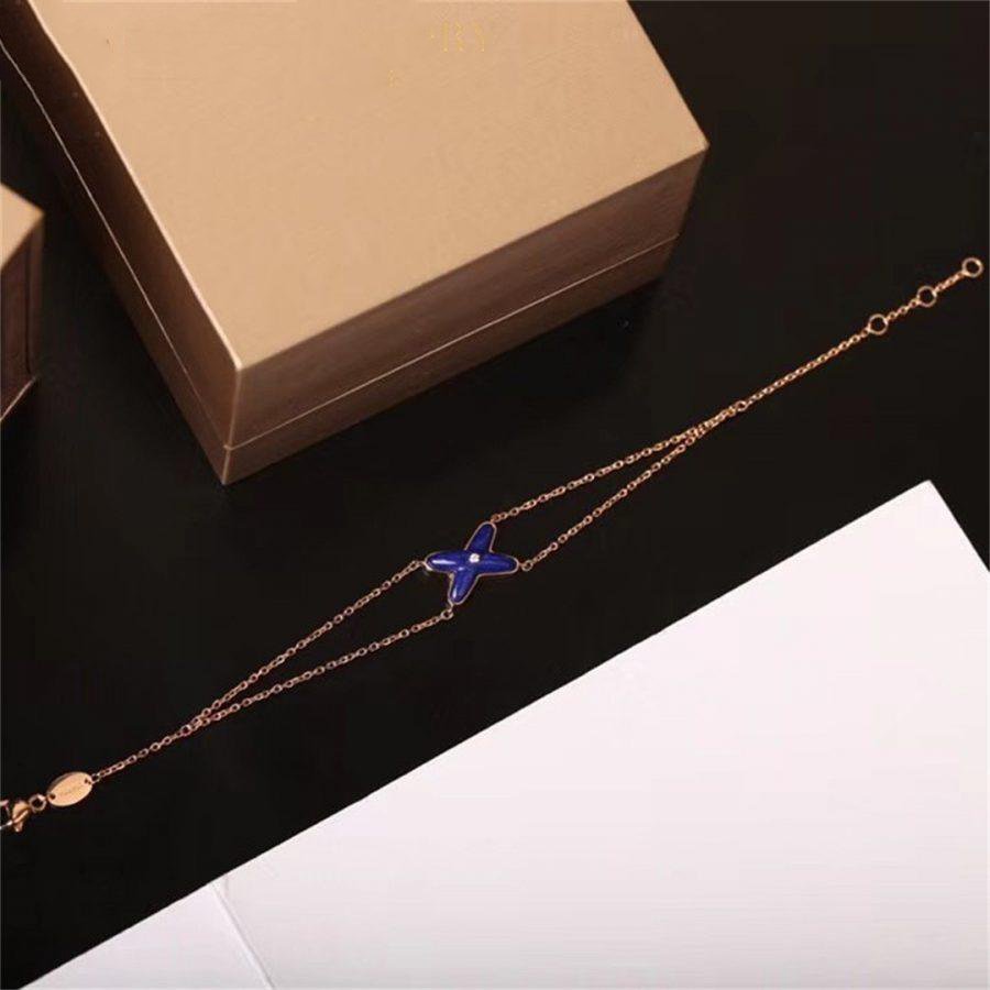 ¡®Lumi¡¯Hollow Design Four-Leaf Clover Flower Shape Ring