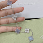 [Lumi] Neue Armbandkollektion „Clover 5 Motif“ aus lila Chalkedonier