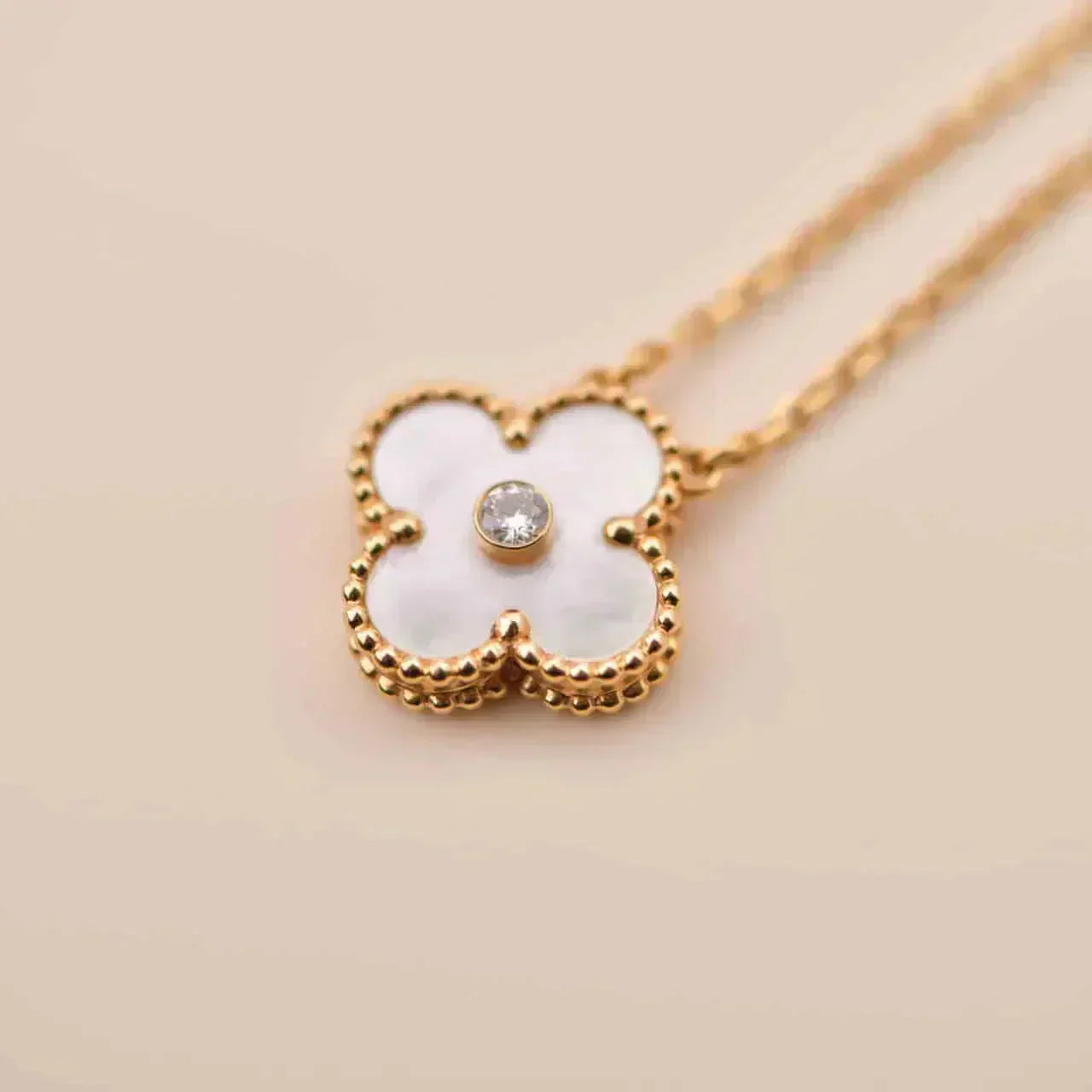 ¡®Lumi¡¯CLOVER 15MM DIAMOND WHITE FRITILLARIA NECKLACE