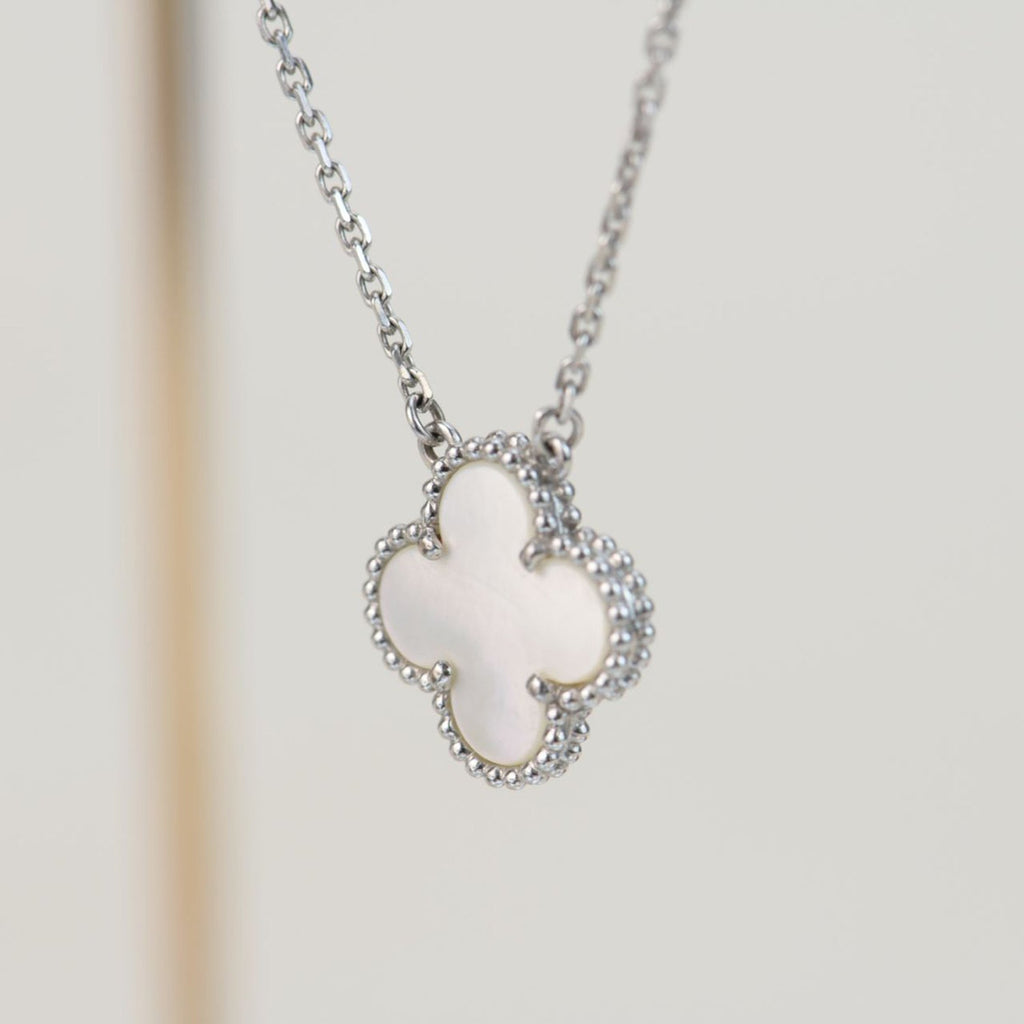 LumiClover 15 mm Weiß Perlmutt Silber