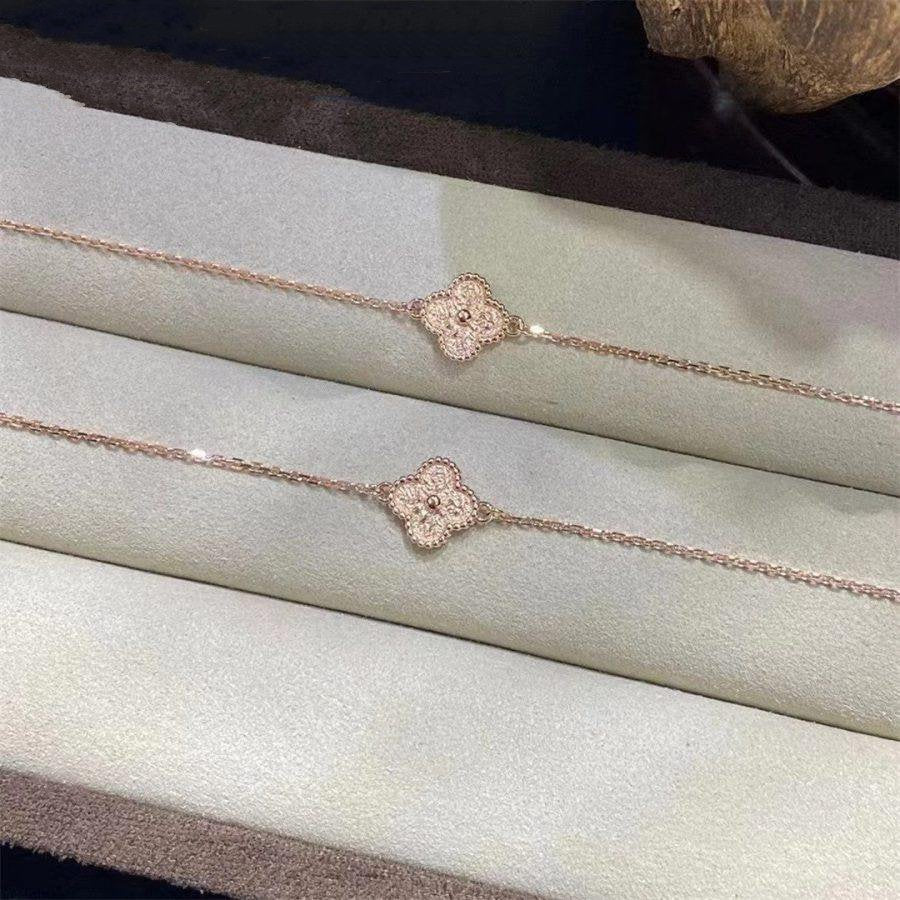 Lumi® Kleeblatt-Armband mit einzelner Blume
