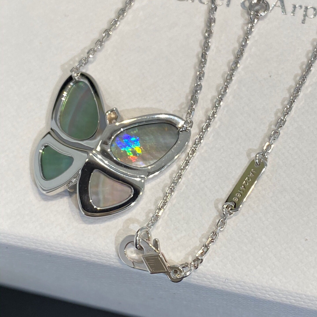 Lumi® Großer Schmetterlingsanhänger aus Silber mit Diamanten